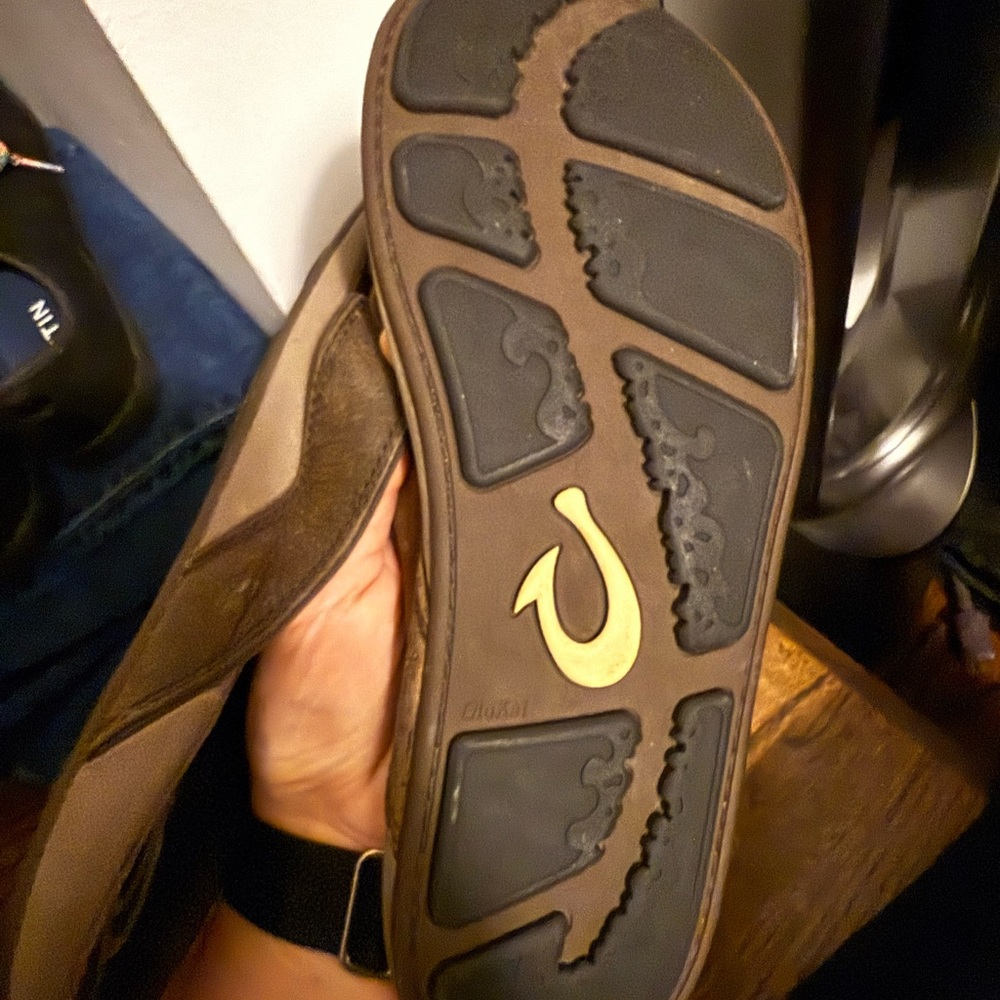 Men's Brown Leather Olukai Sandals - Picture 2 of 3